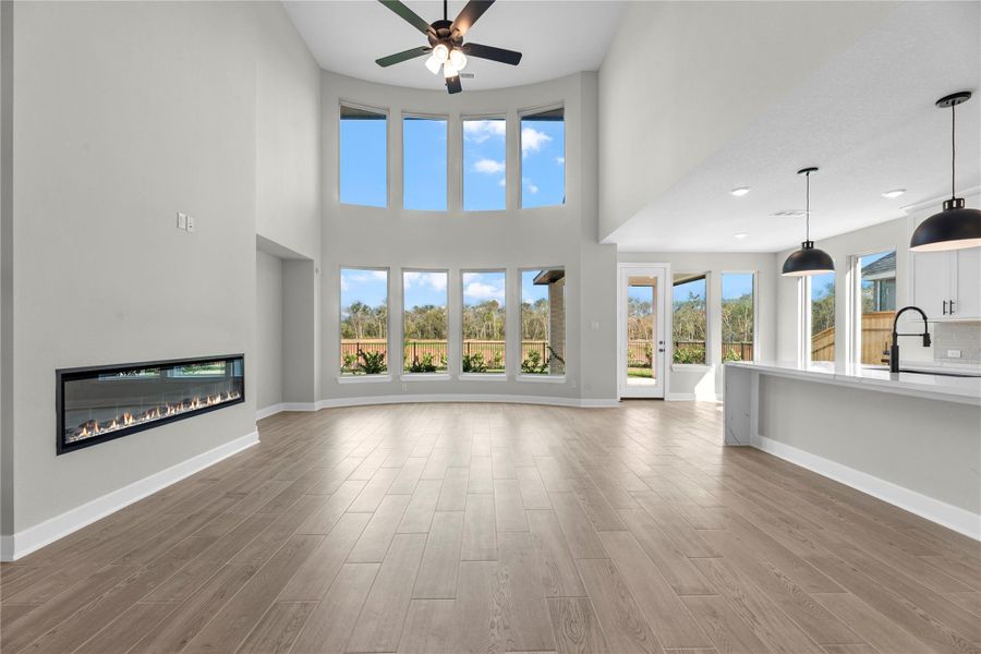 Spacious, unfurnished interior of a new home in Sienna, Missouri City (Image 15).