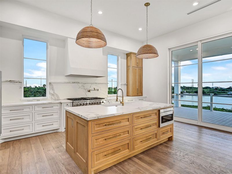 Furnished interior view inside a new home in , Galveston (Image 10).