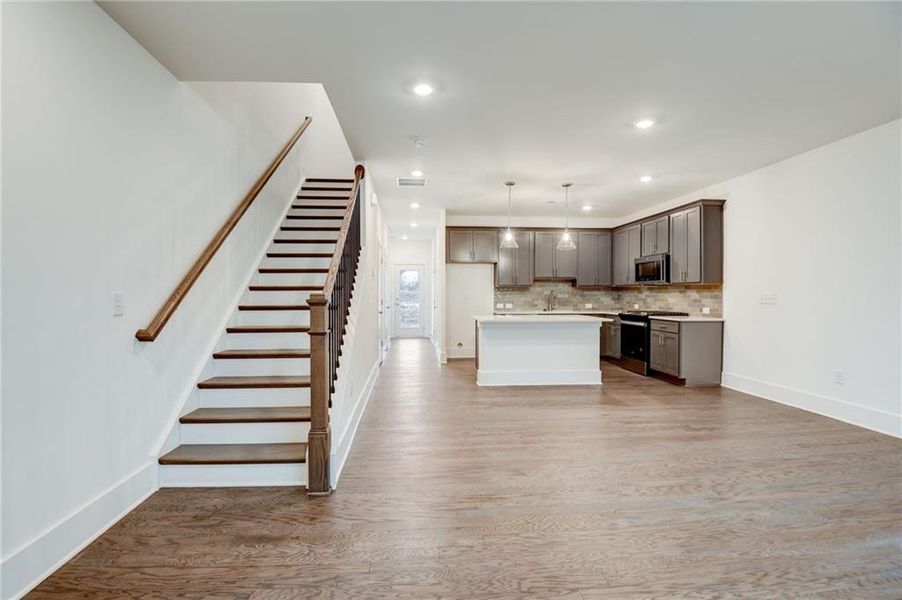 Spacious, unfurnished interior of a new home in Park Vue, Atlanta (Image 30). Spacious, unfurnished interior of a new home in Park Vue, Atlanta (Image 30).