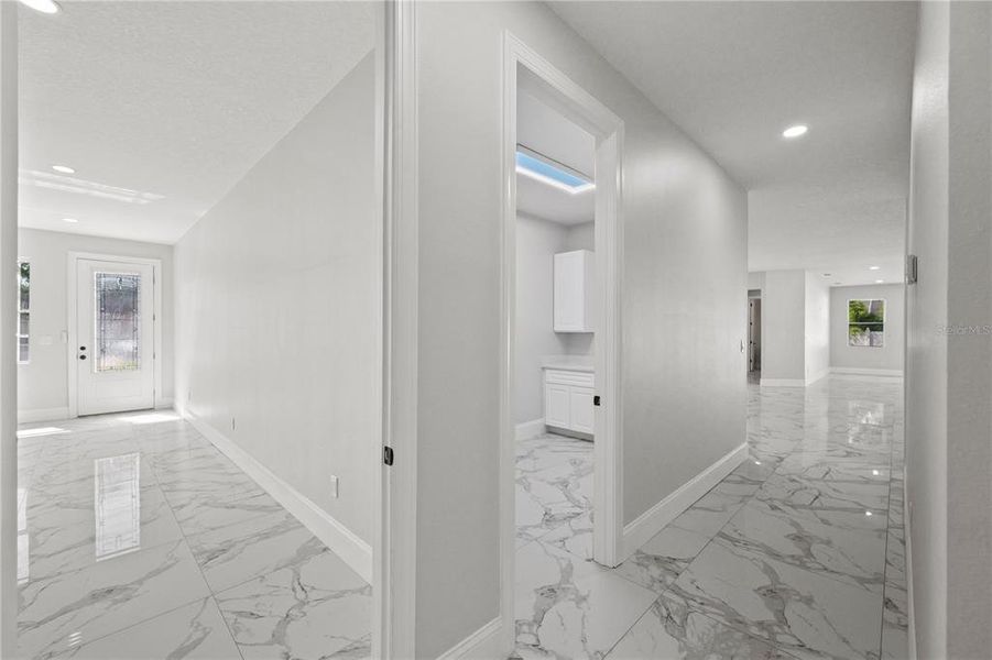 Spacious, unfurnished interior of a new home in , Tampa (Image 32).