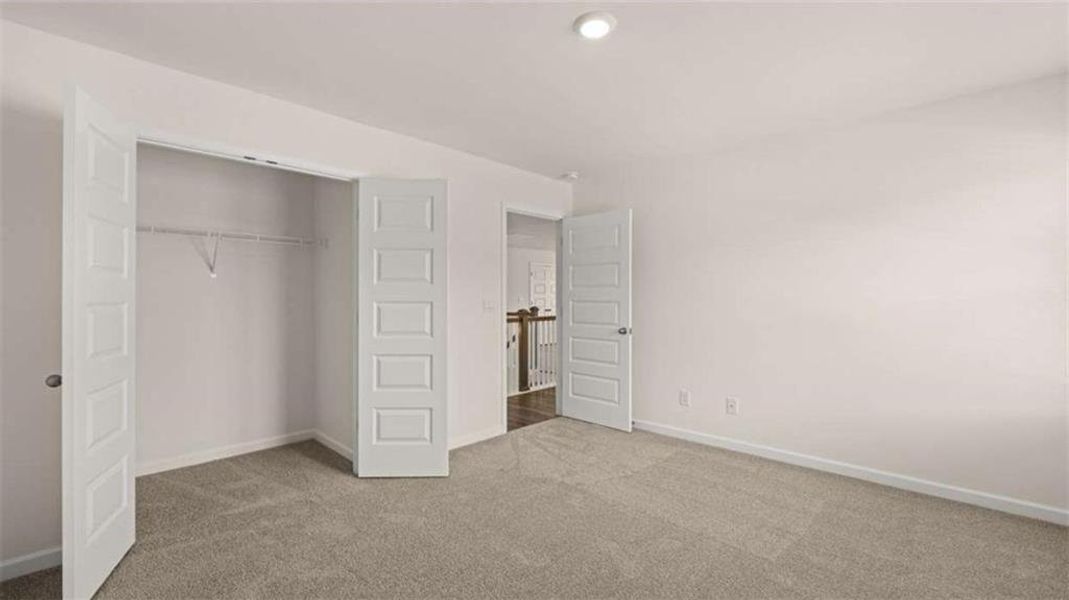 Spacious, unfurnished interior of a new home in Water Oak Estates, Lawrenceville (Image 23).