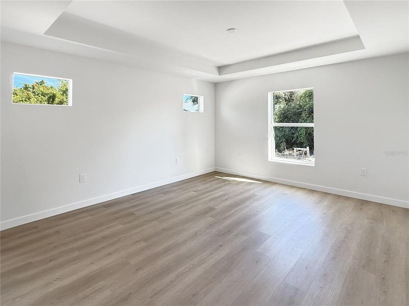 Spacious, unfurnished interior of a new home in , Port Charlotte (Image 7).