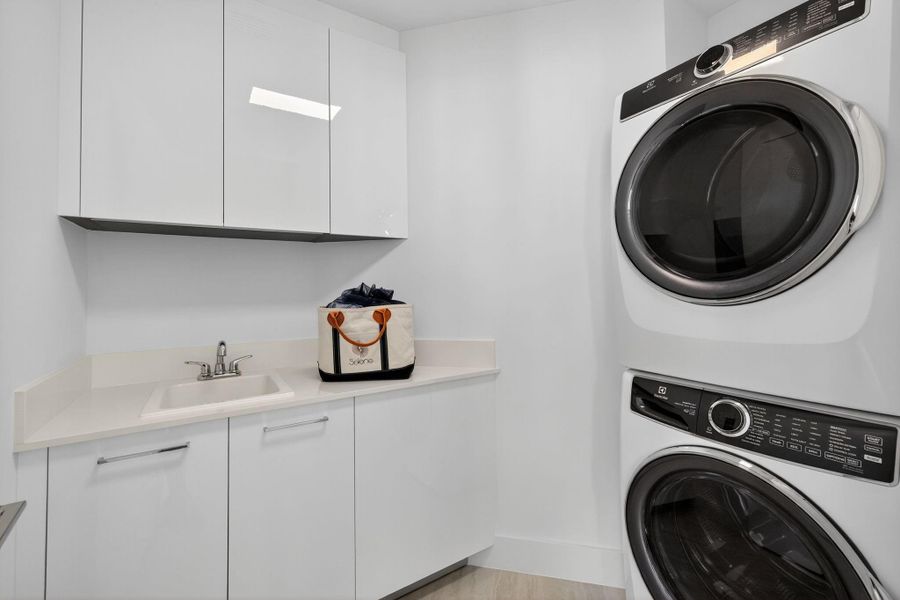 Close-up of interior finishes inside a home in , Fort Lauderdale (Image 21). Close-up of interior finishes inside a home in , Fort Lauderdale (Image 21).