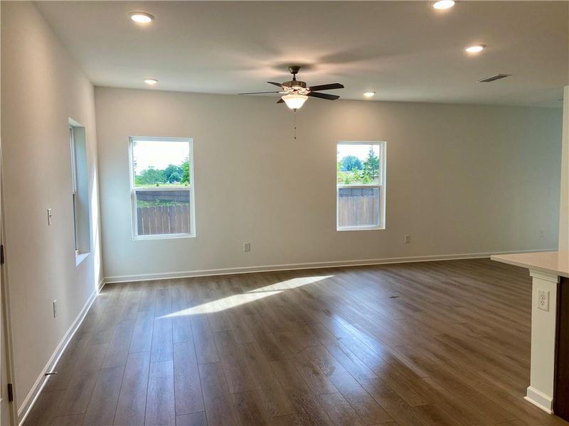 Spacious, unfurnished interior of a new home in Eastlyn Crossing, Flowery Branch (Image 11).
