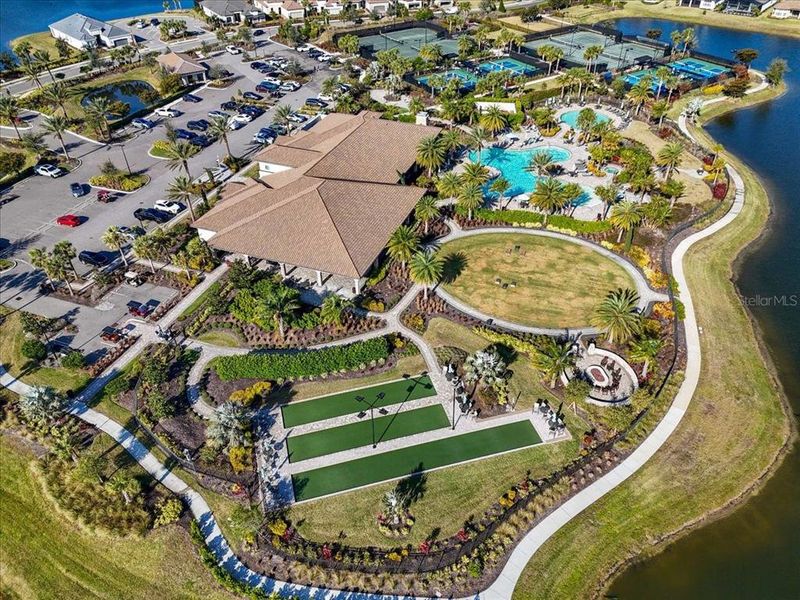 Community amenities in Esplanade at Artisan Lakes, Palmetto (Image 44).