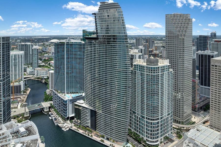 Condo located in Miami, FL showcasing its design and architecture (Image 38). Condo located in Miami, FL showcasing its design and architecture (Image 38).