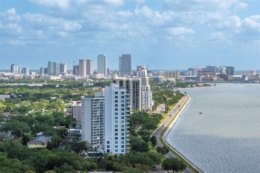 Condo located in Tampa, FL showcasing its design and architecture (Image 35). Condo located in Tampa, FL showcasing its design and architecture (Image 35).