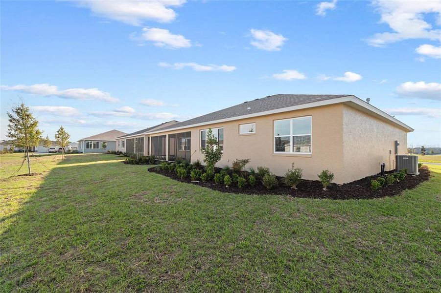Exterior details and patio area of a home in , Ocala (Image 30).
