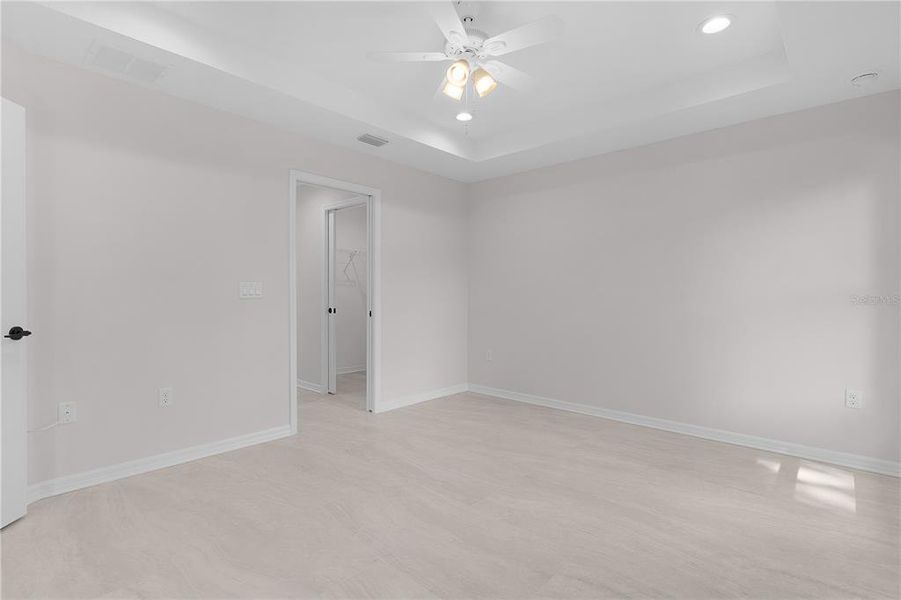 Spacious, unfurnished interior of a new home in , Ocklawaha (Image 31).