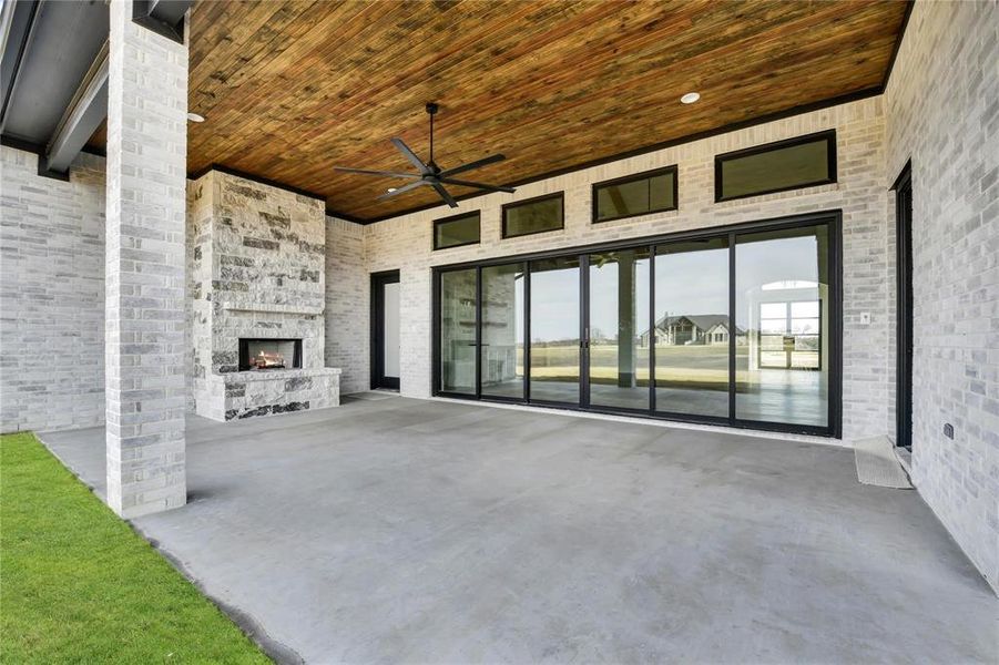 Exterior details and patio area of a home in , Aledo (Image 4).