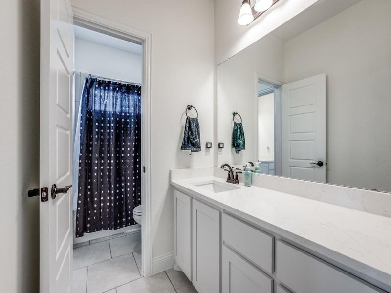 A showcase of a new construction home by Stonehollow Homes, highlighting their design and quality (Image 28).