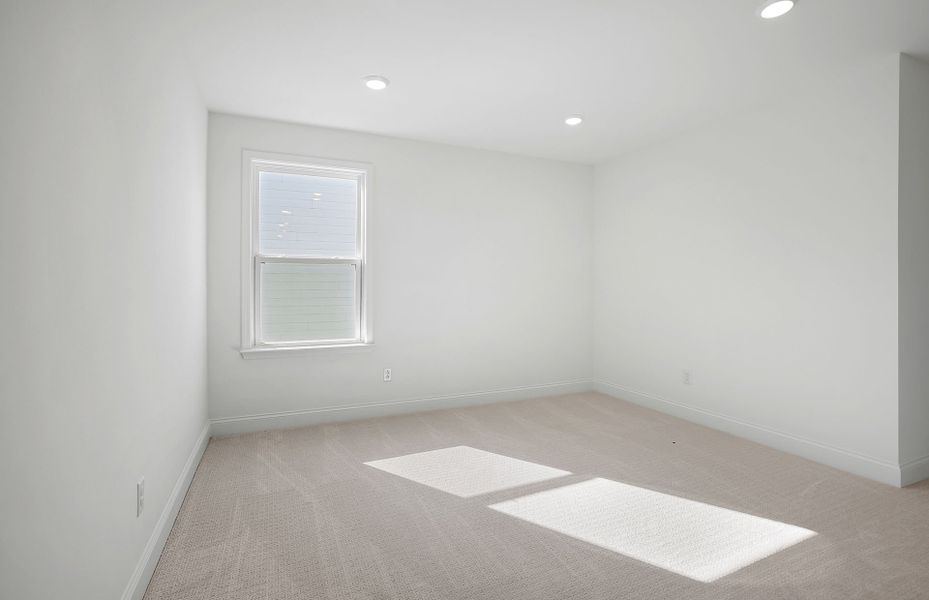 Spacious, unfurnished interior of a new home in Forest Creek, Waxhaw (Image 29).