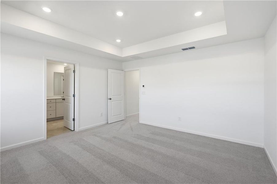 Spacious, unfurnished interior of a new home in Rosewood Farm, Lawrenceville (Image 18).