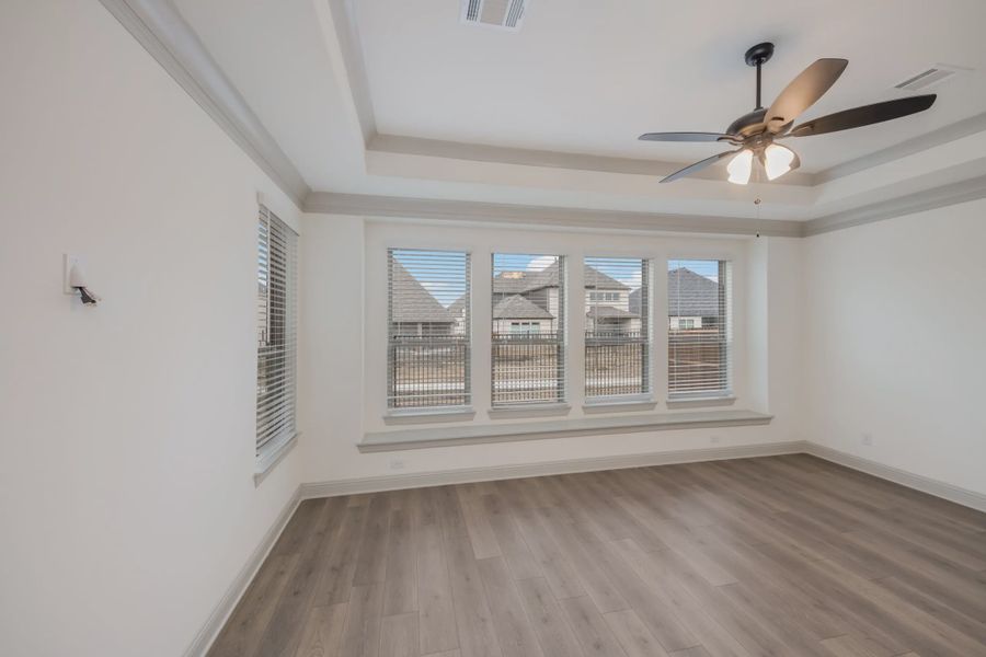 Representative unfurnished interior of a home built from the Everton by Chesmar Homes in Canyon Falls, Argyle (Image 10).