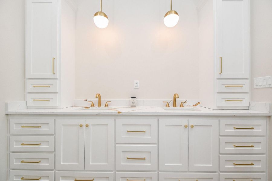 Close-up of interior finishes inside a home in , Palacios (Image 14). Close-up of interior finishes inside a home in , Palacios (Image 14).