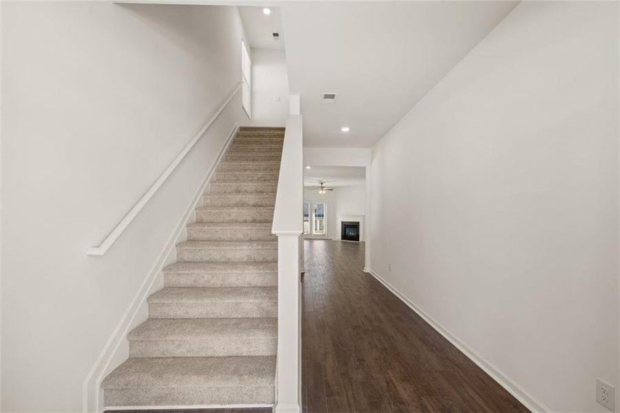 Spacious, unfurnished interior of a new home in Shoal Creek, Hampton (Image 21).