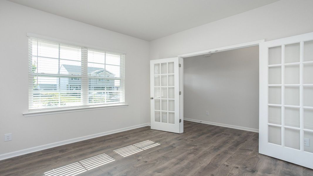 Spacious, unfurnished interior of a new home in Middleton, Greensboro (Image 11).