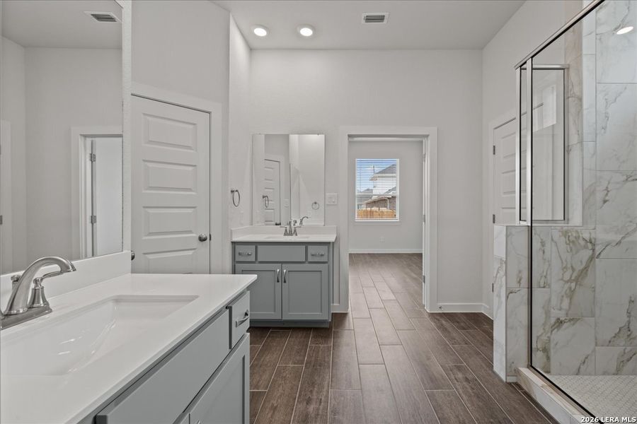 Furnished interior view inside a new home in Meyer Ranch 45's, New Braunfels (Image 8). Furnished interior view inside a new home in Meyer Ranch 45's, New Braunfels (Image 8).