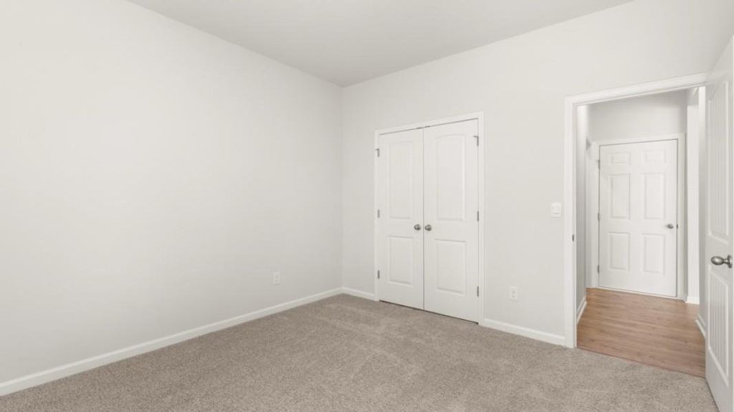 Spacious, unfurnished interior of a new home in Parkside at Carter Grove, Cartersville (Image 16).
