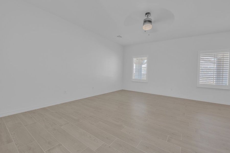Representative unfurnished interior of a home built from the Bellagio 425SSC by Saratoga Homes in Paseo Del Este, El Paso (Image 28).