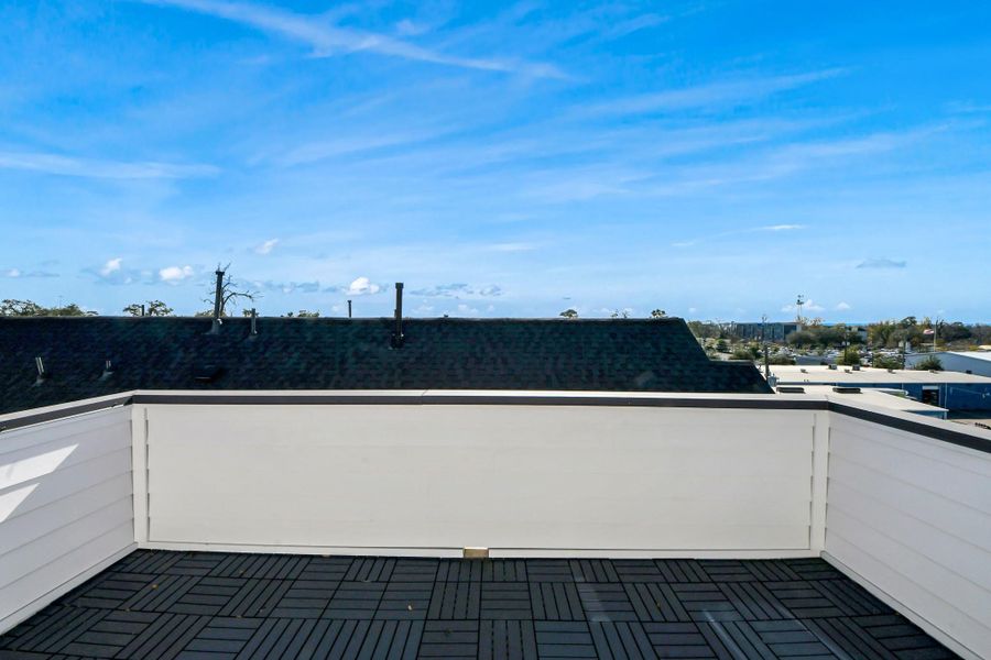 Exterior details and patio area of a home in , Houston (Image 24).