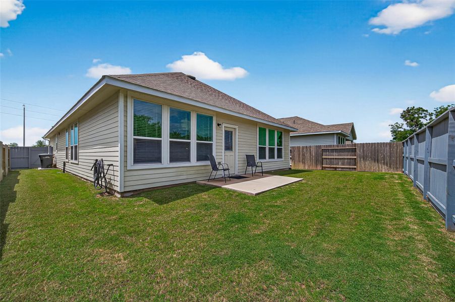 Exterior details of a home in Lonestar Collection at Fulshear Lakes, Fulshear (Image 3). Exterior details of a home in Lonestar Collection at Fulshear Lakes, Fulshear (Image 3).