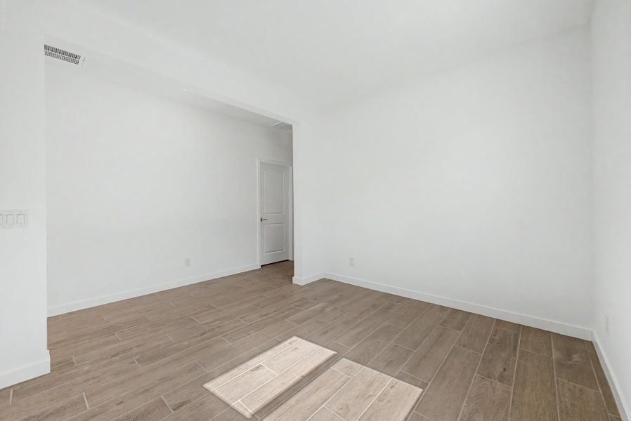 Spacious, unfurnished interior of a new home in Sunrise, Surprise (Image 7).