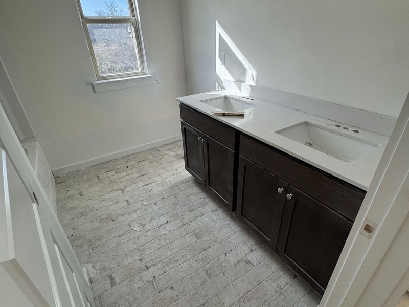 Image 46 of a home in Woods Crossing.