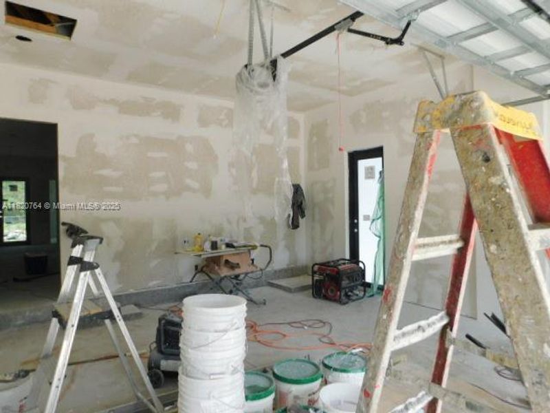 Spacious, unfurnished interior of a new home in , Clewiston (Image 6).