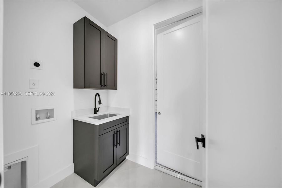 Furnished interior view inside a new home in , Lehigh Acres (Image 4).