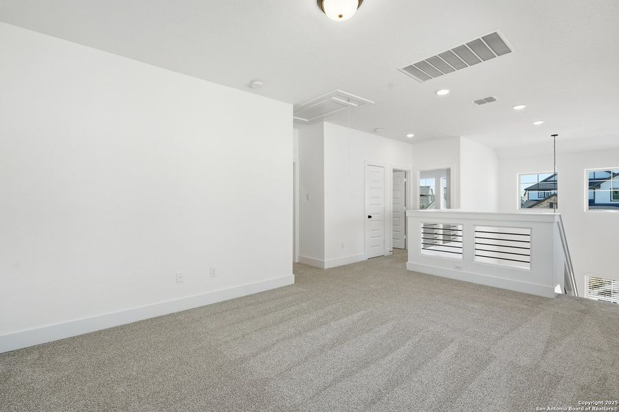 Spacious, unfurnished interior of a new home in Stillwater Ranch, San Antonio (Image 43). Spacious, unfurnished interior of a new home in Stillwater Ranch, San Antonio (Image 43).