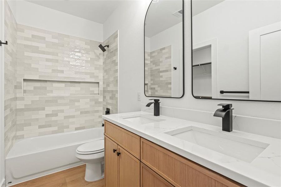 Furnished interior view inside a new home in , Dallas (Image 7).