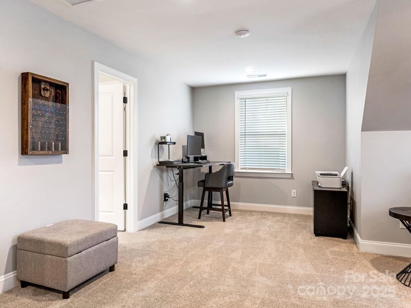 Upper Flr, Niche area off of Bonus Room; door leads to full bath