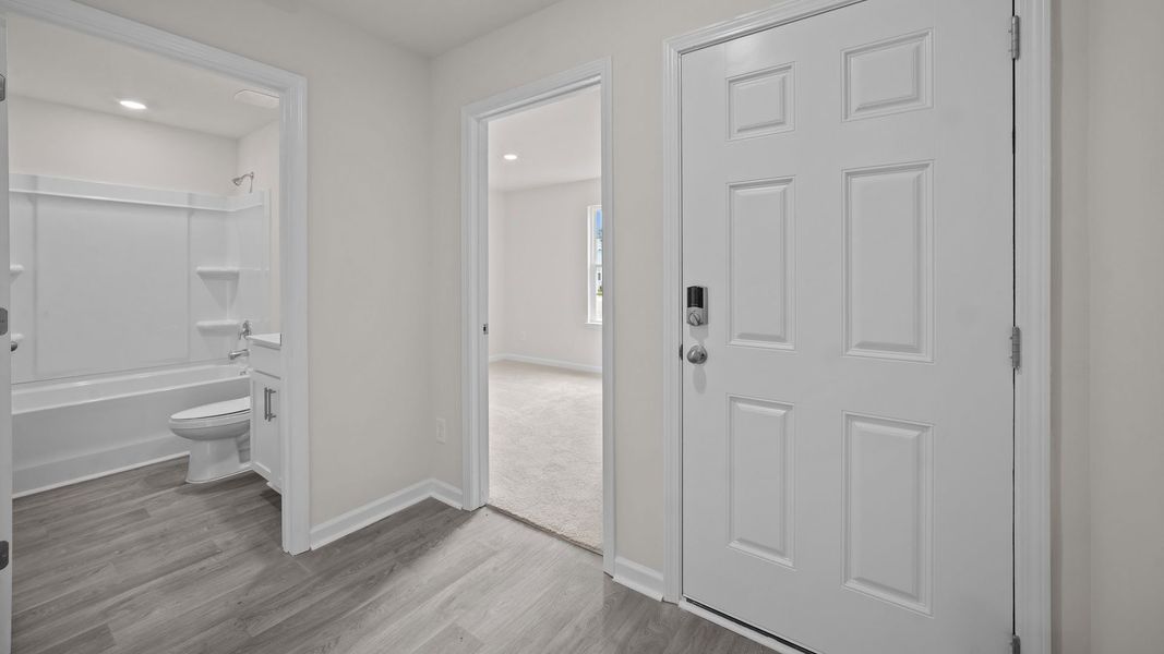 Spacious, unfurnished interior of a new home in Hobbs Farm, Ayden (Image 10).
