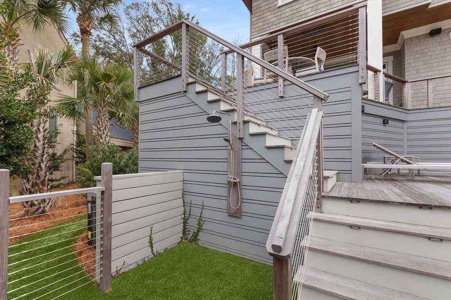 Exterior details and patio area of a home in , Kiawah Island (Image 30).