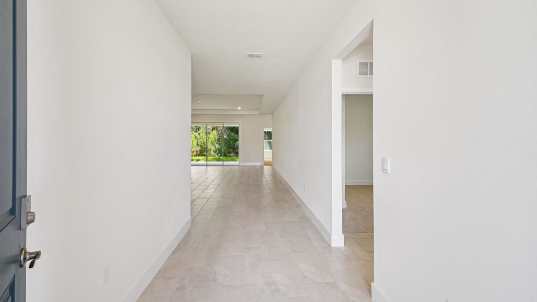 Representative unfurnished interior of a home built from the Destin by D.R. Horton in Buchanan Trails, Newberry (Image 15).
