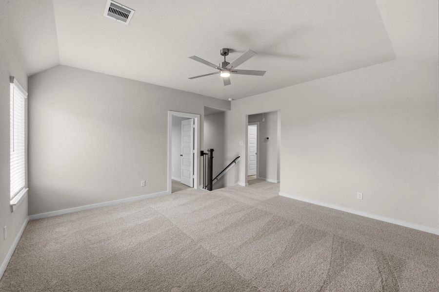 Spacious, unfurnished interior of a new home in Sunterra Lakes, Fulshear (Image 33). Spacious, unfurnished interior of a new home in Sunterra Lakes, Fulshear (Image 33).