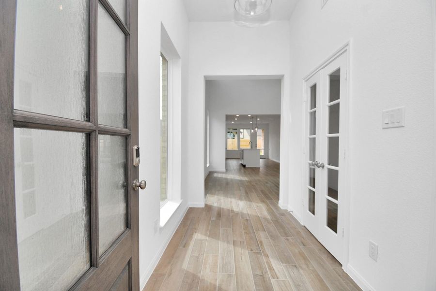 Spacious, unfurnished interior of a new home in Elyson, Katy (Image 18).