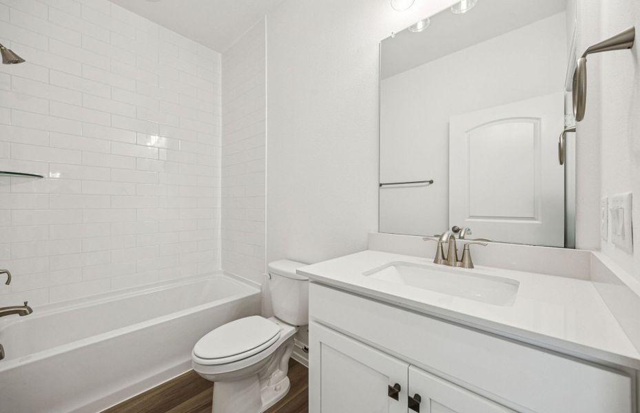 Representative furnished interior of a home built from the Azle by Pulte Homes in Indigo Bay, Myrtle Beach (Image 8).