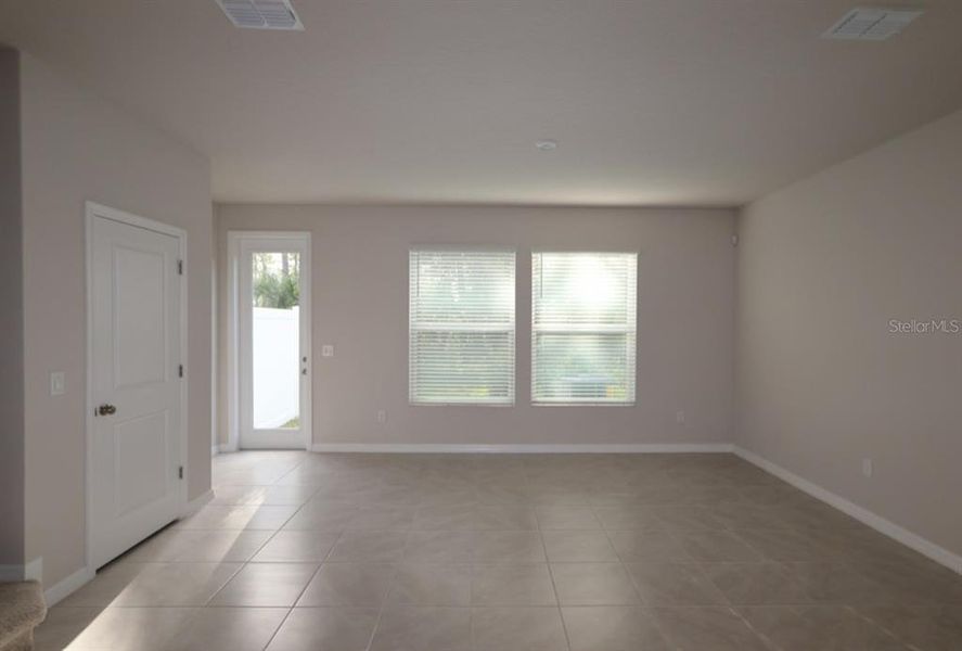Spacious, unfurnished interior of a new home in , Daytona Beach (Image 19).