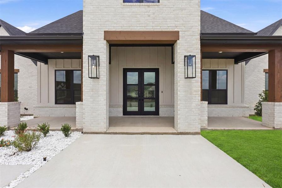 Exterior details and patio area of a home in , Granbury (Image 3). Exterior details and patio area of a home in , Granbury (Image 3).