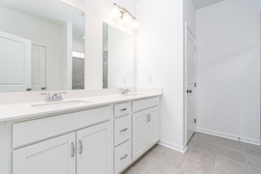 Furnished interior view inside a new home in Ridgewood, Shelbyville (Image 12).