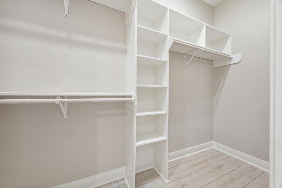 Spacious, unfurnished interior of a new home in , Tiki Island (Image 20).