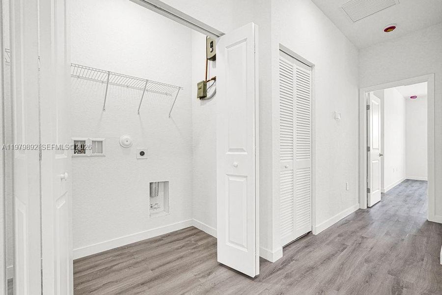 Spacious, unfurnished interior of a new home in , Miami (Image 51).