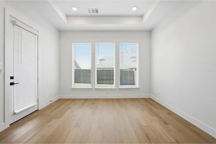 Spacious, unfurnished interior of a new home in Sonoma Verde, Heath (Image 53). Spacious, unfurnished interior of a new home in Sonoma Verde, Heath (Image 53).