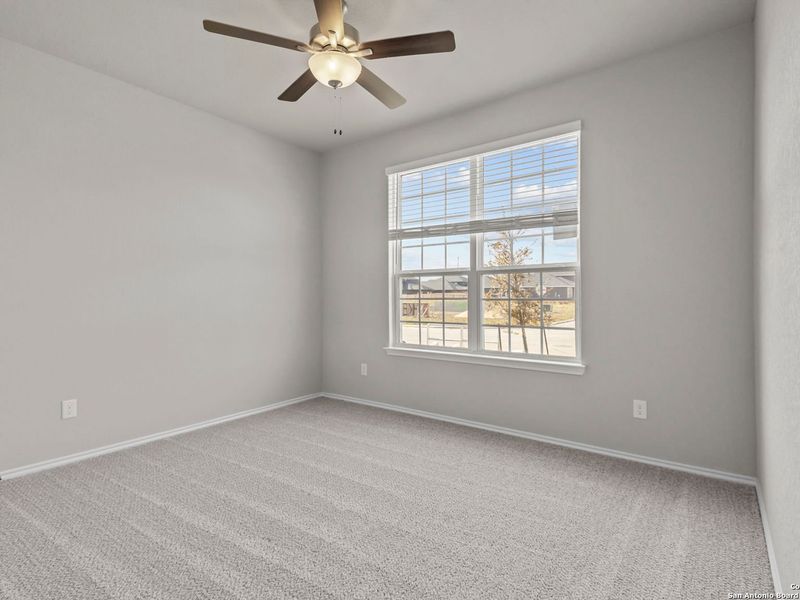 Spacious, unfurnished interior of a new home in Hannah Heights, Seguin (Image 30).