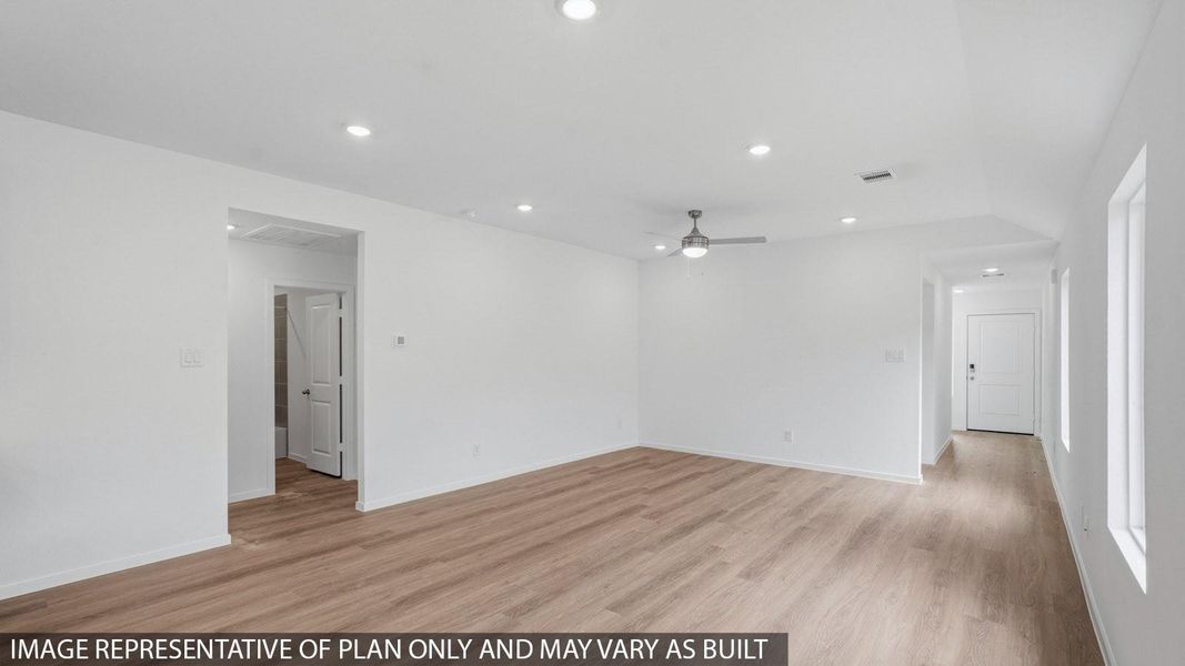 Spacious, unfurnished interior of a new home in Cypress Green, Tomball (Image 14).