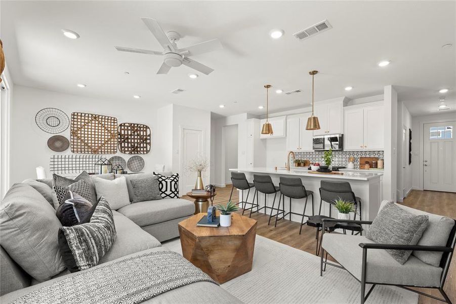 10. 730 Tower - Family (2) 10. 730 Tower - Family (2)