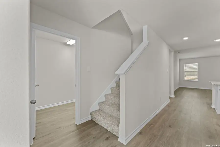 Spacious, unfurnished interior of a new home in Laurel Vistas, San Antonio (Image 25).