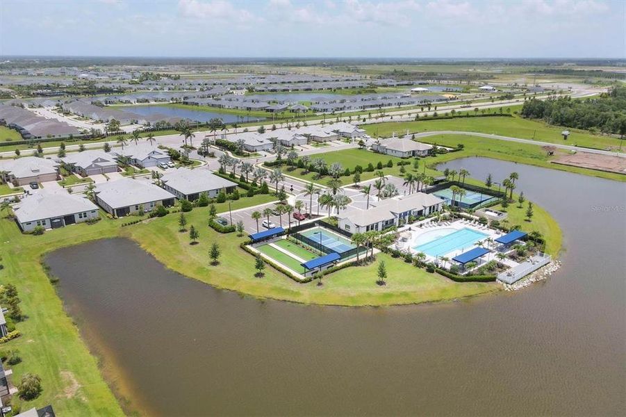 Image 44 of a home in Sweetwater at Lakewood Ranch.